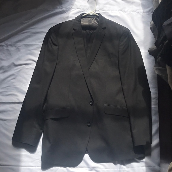 Kenneth Cole reaction suit